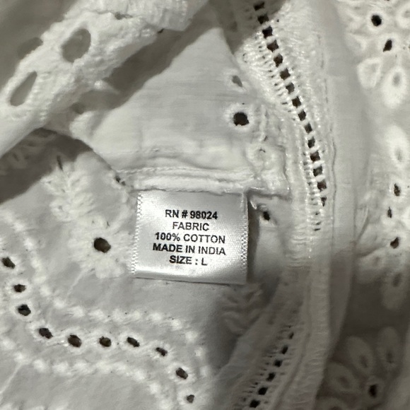 White Embroidered Blouse - Picture 5 of 5